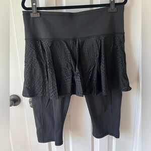 Athleta women’s A game 2 in 1 crop XL